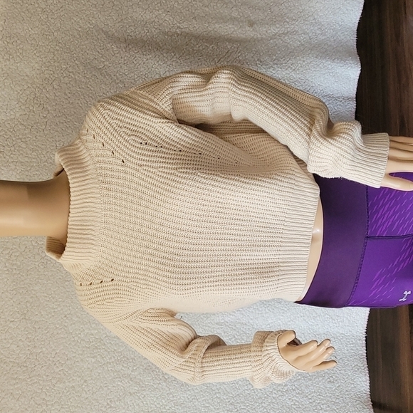 𝅺kendall and kylie cropped sweater kendall and kylie cropped sweater kendall - Picture 6 of 15